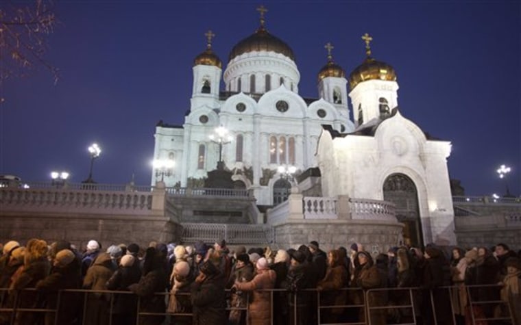 Thousands of Orthodox believers, braving frosty weather, stand in a long line for hours Wednesday to get inside Christ the Savior Cathedral to kiss the relic. 